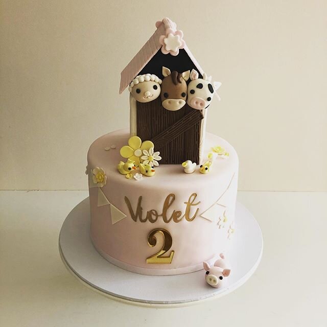 Cute Farm Animal Cake for Violet&rsquo;s 2nd Birthday! #farmanimalcake #perthcakes #cuteasabutton