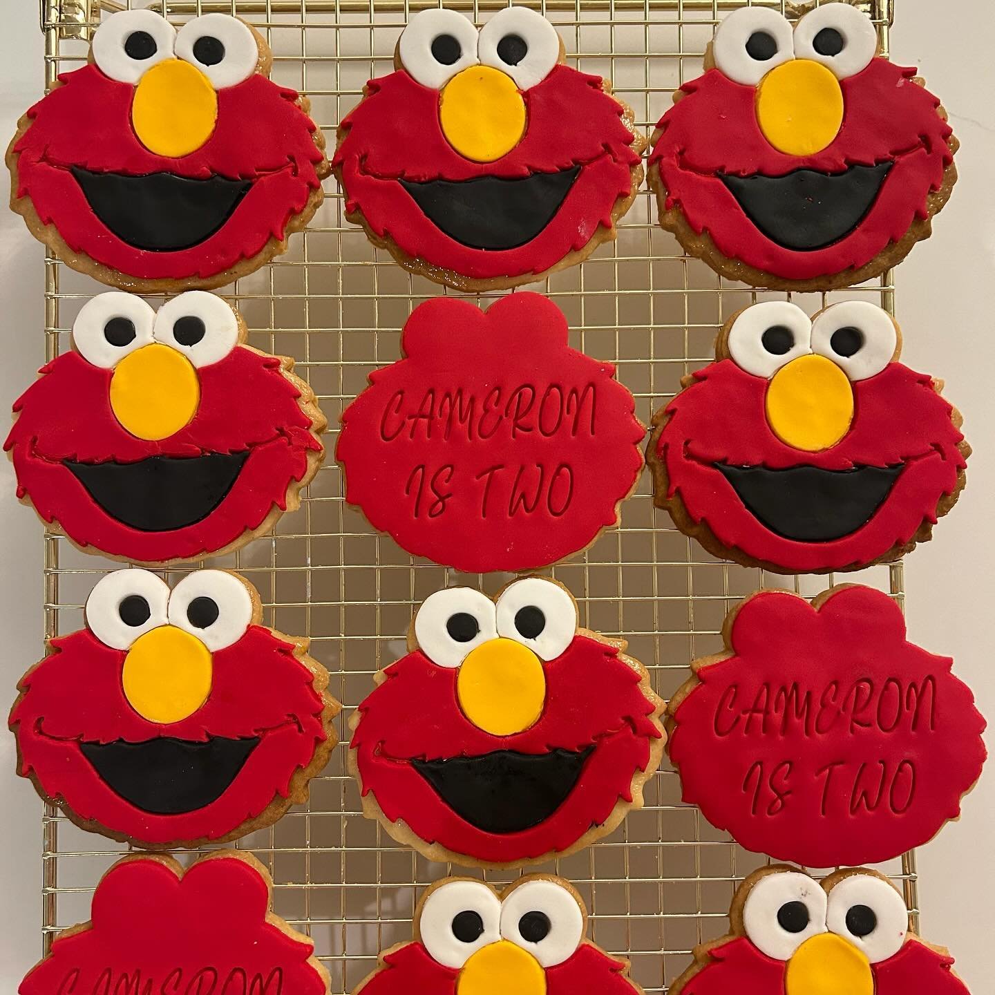 The cutest Elmo Cookies for Cameron&rsquo;s 2nd Birthday! Hope he had the best birthday! @shameem83 💫 #perthcookies #2ndbirthday #birthdaycookies #perth #corporatecookies