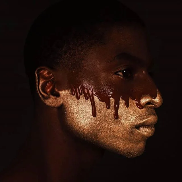 Or brun
Make Up @mamasita_ballena
#LaPetiteTouche&reg;