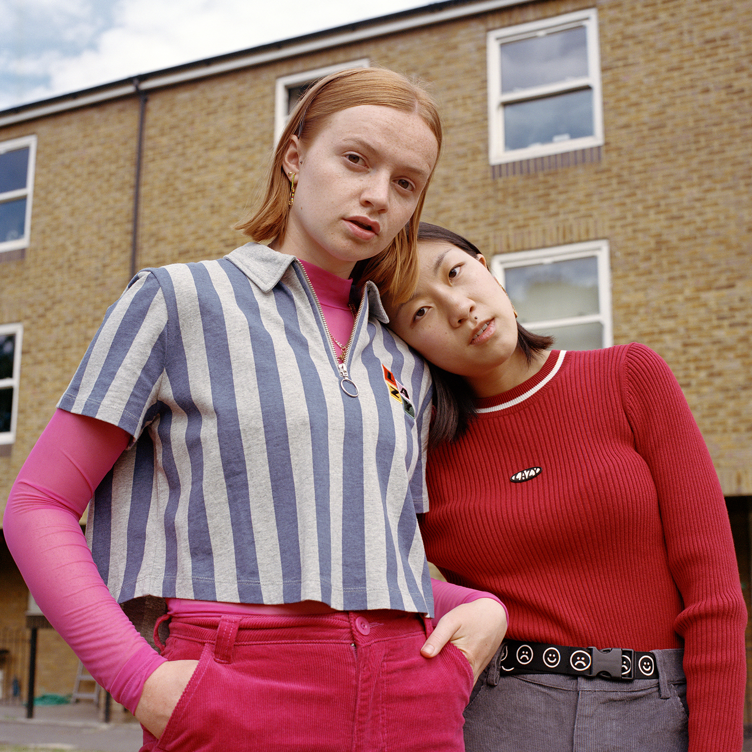  Scarlett and Nicole. London, 2019. 