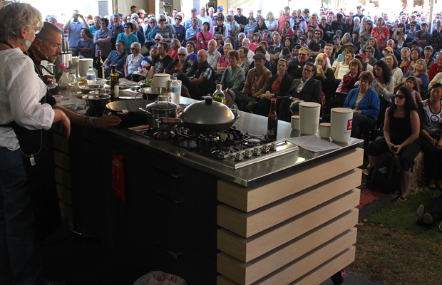 simon-bryant-maggie-beer-cook-and-chef-unplugged-crowd.jpg