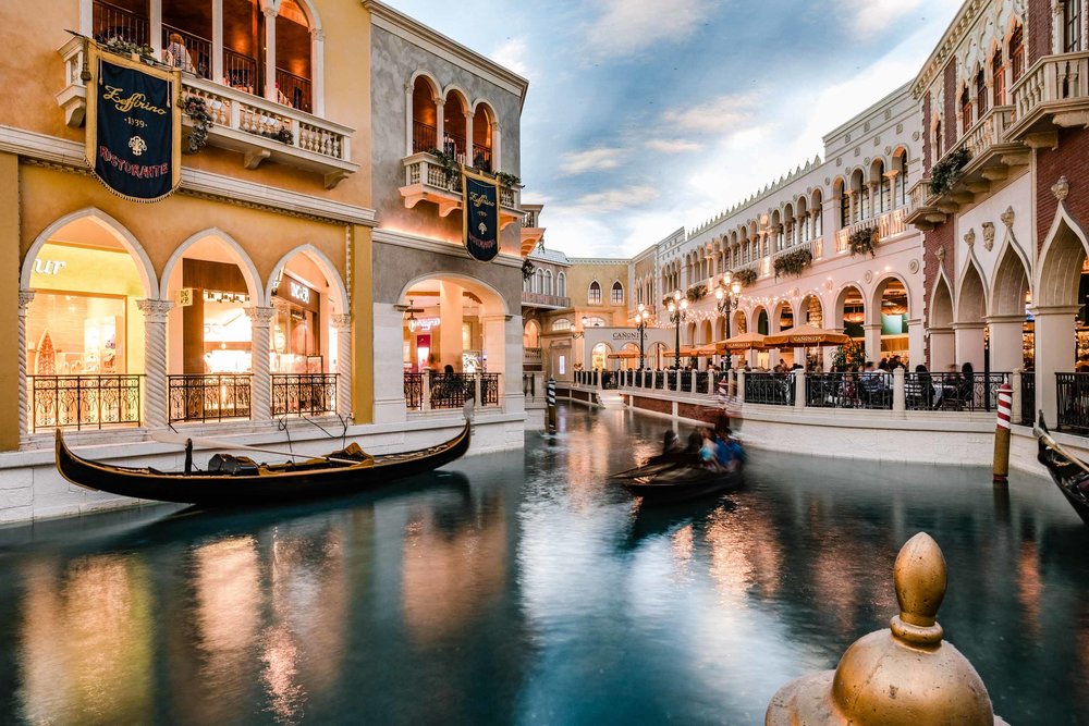 The Venetian, just like a movie set! 