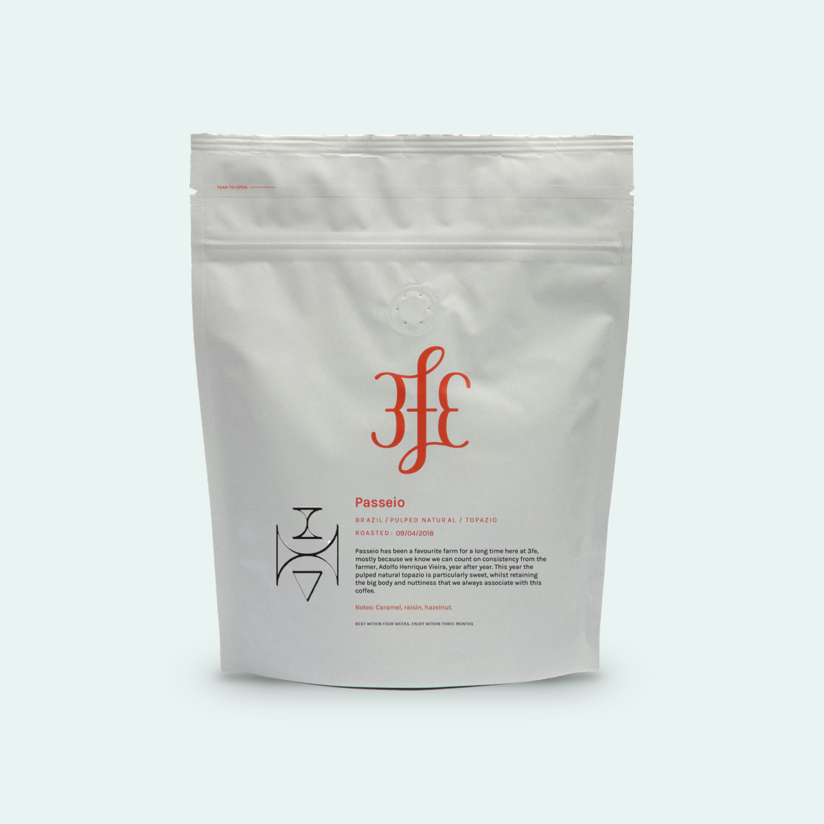 Farm: Passeio Country: Brazil Processing Method: Pulped Natural Coffee Varietal: Topazio Tasting Notes: Caramel, Raisin, Hazelnut Price: €12