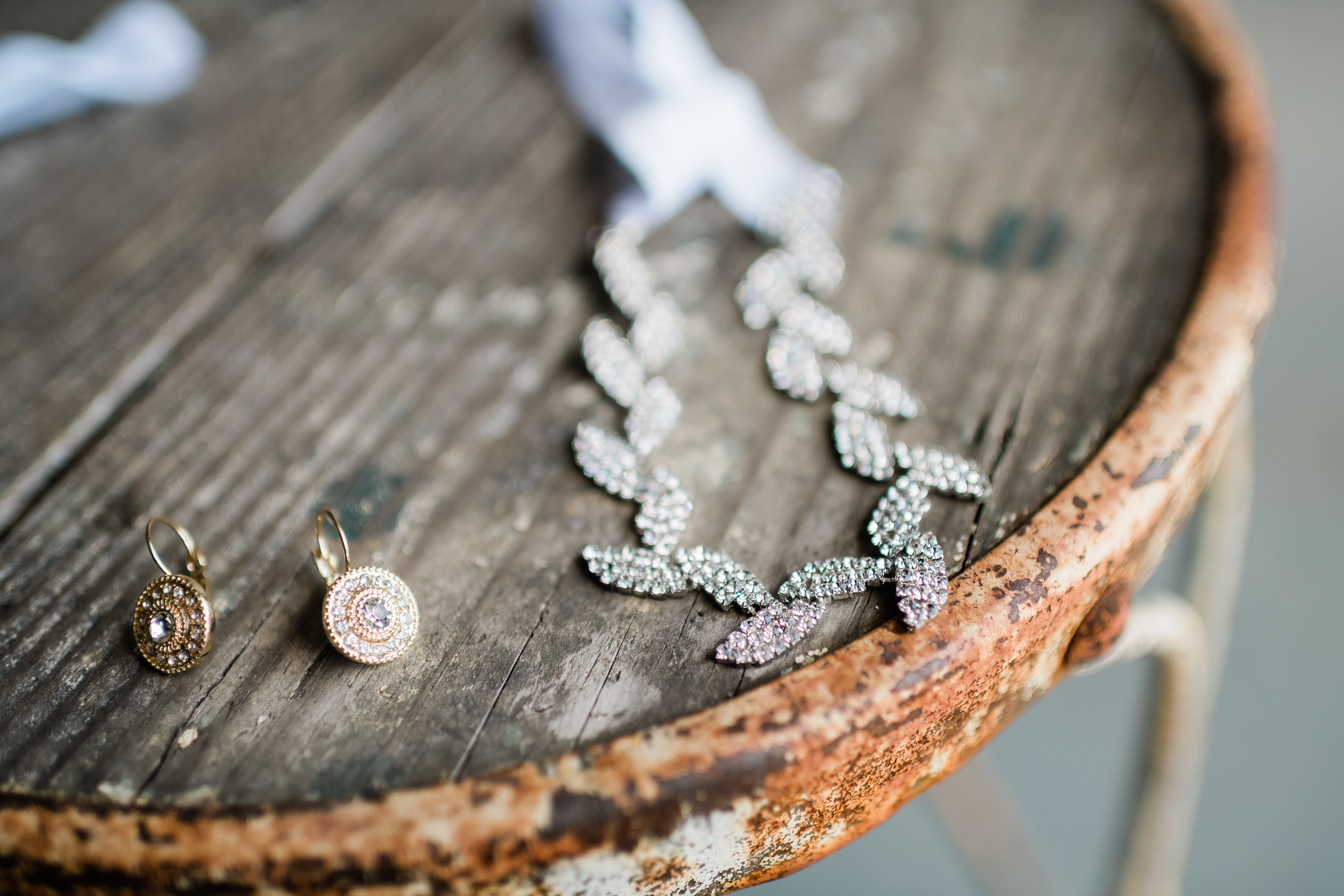 Bride's garter and earrings