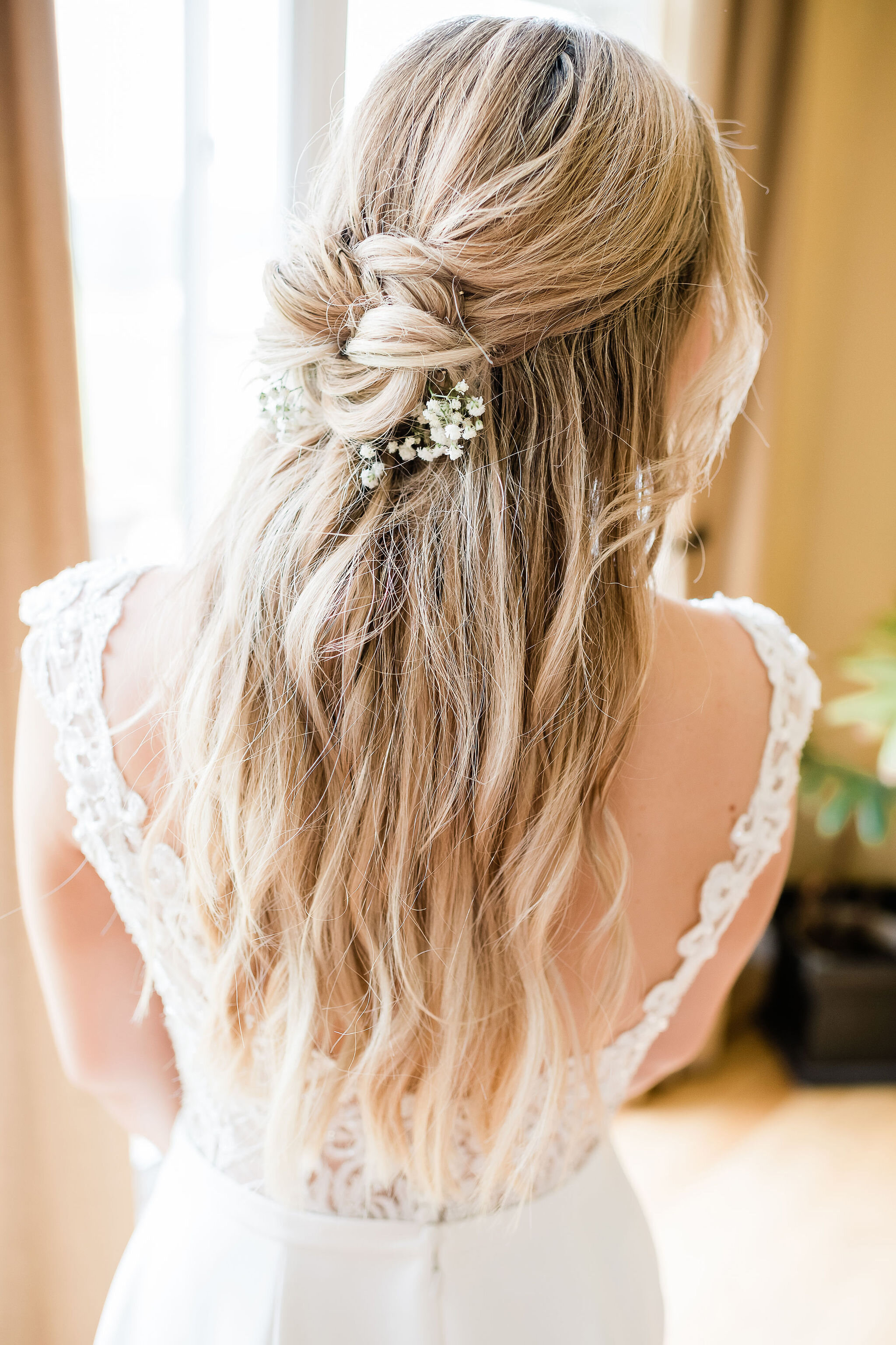 Back of bride's hair