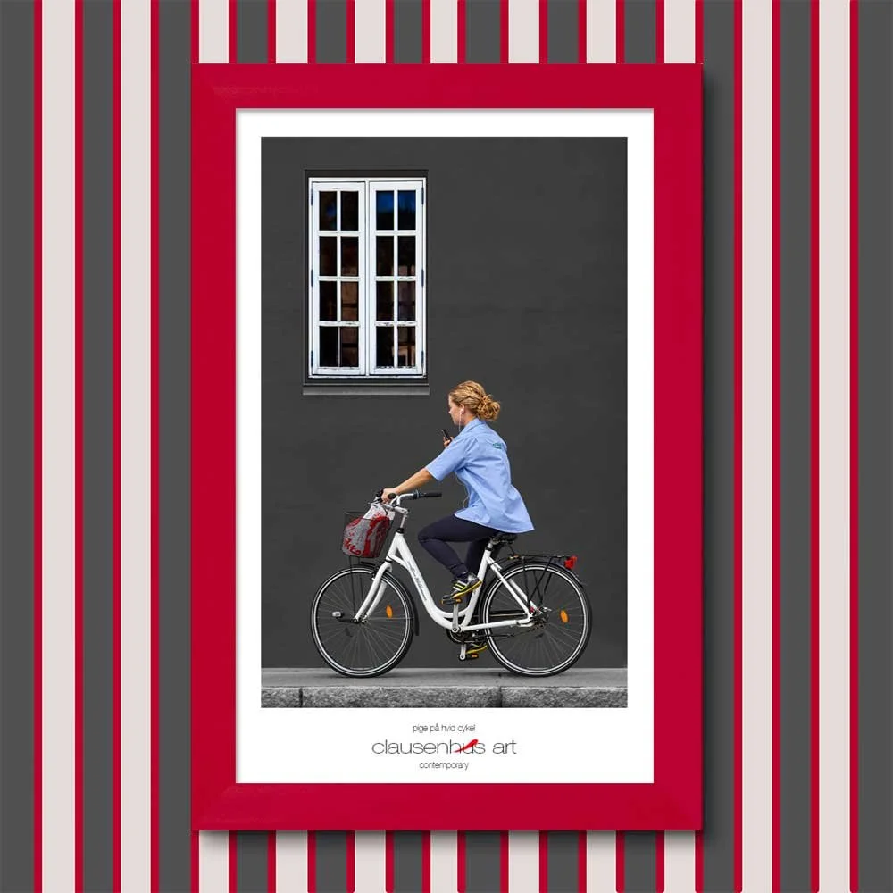 Pige-på-hvid-cykel.jpg