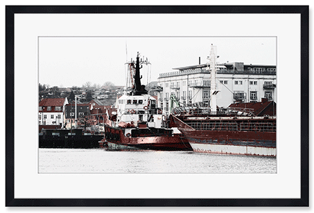 tugboat-in-svendborg-harbor.png
