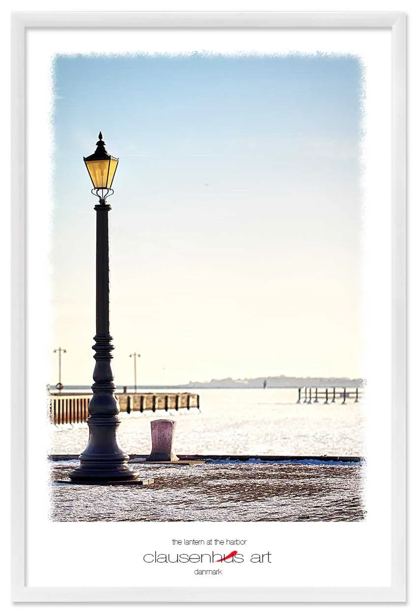 the-lantern-at-the-harbor-copy.jpg