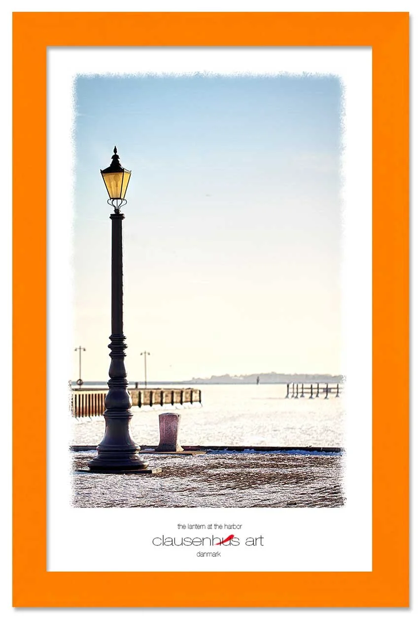 the-lantern-at-the-harbor-copy.jpg