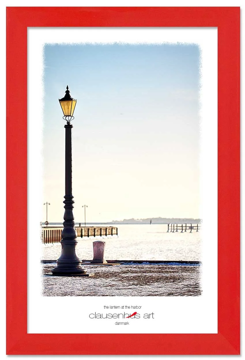 the-lantern-at-the-harbor-copy.jpg