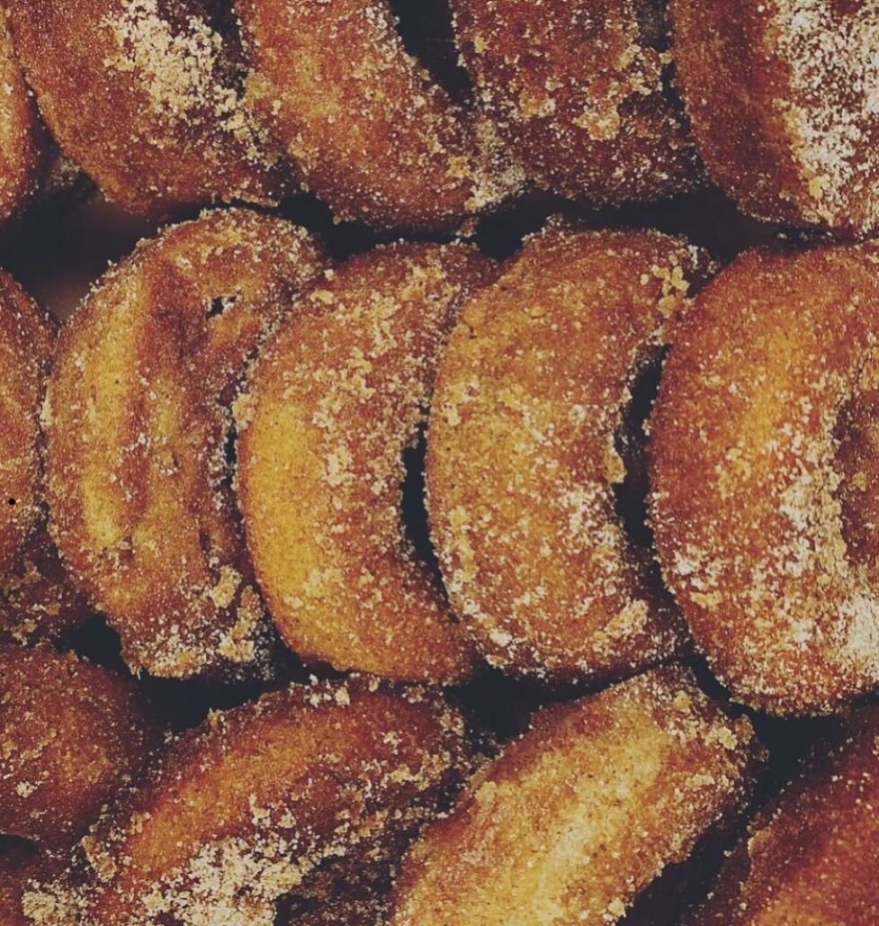 Apple cider donuts! Yes, in February! They&rsquo;re delicious, so why not enjoy them throughout the year?! You&rsquo;ll see tons of these at @indieflea February 4! This is our next event &mdash; we&rsquo;re already planning a menu and getting our ing