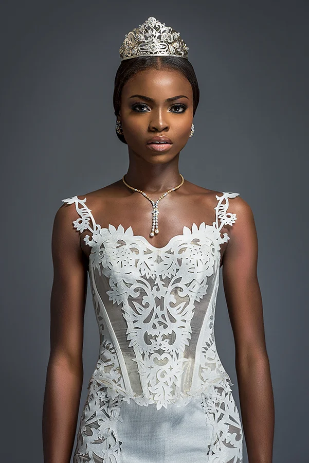 Komole-Kandids-Series-1_House-of-Deola_Aso-Oke_Nigerian-Wedding_BellaNaija1.jpg