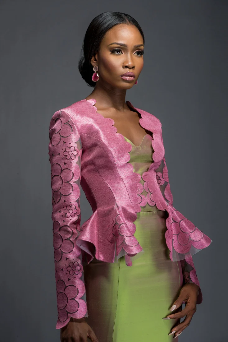 Komole-Kandids-Series-2_House-of-Deola_Aso-Oke_Nigerian-Wedding_BellaNaija_21.jpg