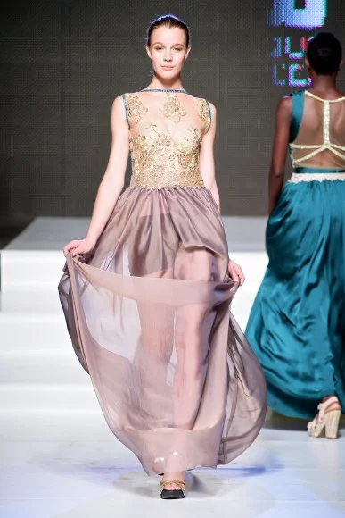 1311_MFW_SDR_7470_YoungDesigners_w387_h580.jpg