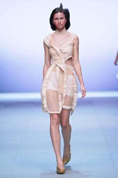 Lara Klawikowski - MBFWCT 14
