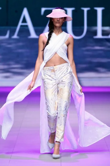 14_MBFWCT_SDR_0794_Lazuli_w387_h580.jpg
