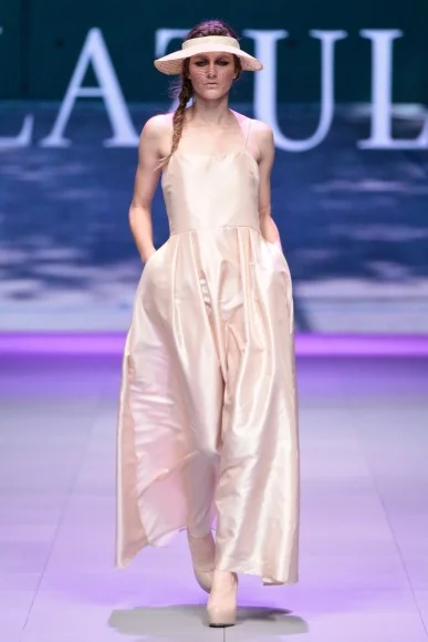 14_MBFWCT_SDR_0803_Lazuli_w387_h580.jpg