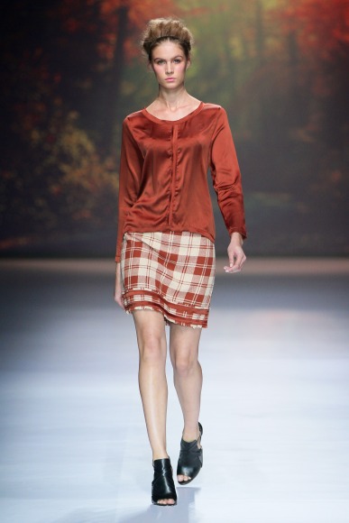 1403_MBFWJ_SDR_8884_StefaniaMorland_w387_h580.jpg
