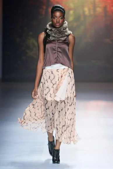 1403_MBFWJ_SDR_8995_StefaniaMorland_w387_h580.jpg