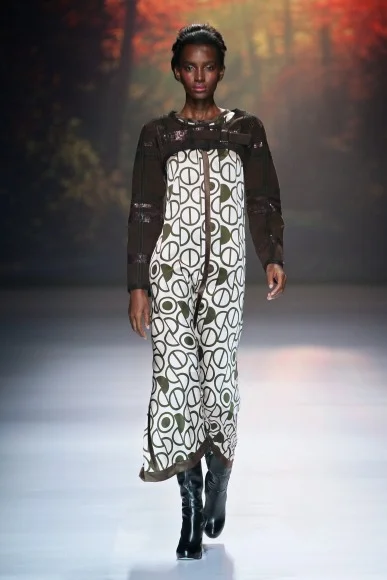 1403_MBFWJ_SDR_9039_StefaniaMorland_w387_h580.jpg