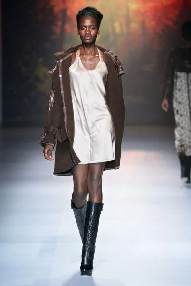 1403_MBFWJ_SDR_9069_StefaniaMorland_w387_h580.jpg