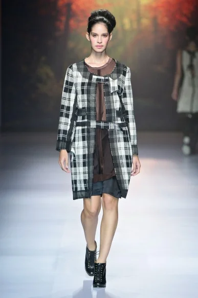 1403_MBFWJ_SDR_9230_StefaniaMorland_w387_h580.jpg