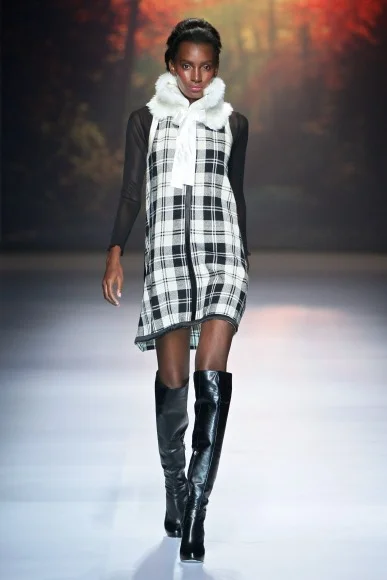 1403_MBFWJ_SDR_9350_StefaniaMorland_w387_h580.jpg