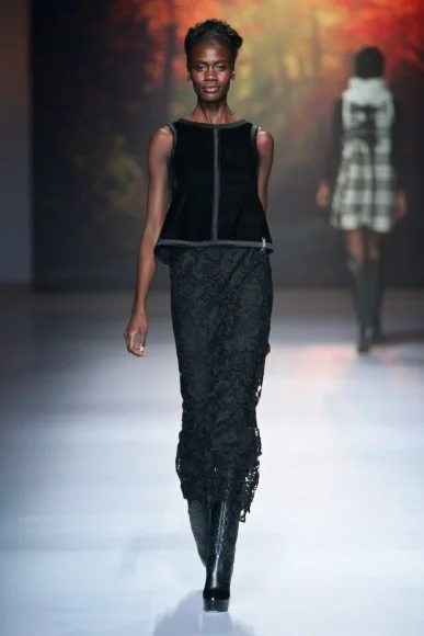 1403_MBFWJ_SDR_9371_StefaniaMorland_w387_h580.jpg