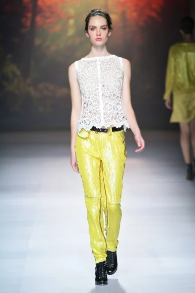 1403_MBFWJ_SDR_9441_StefaniaMorland_w387_h580.jpg