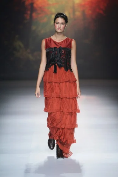 1403_MBFWJ_SDR_9533_StefaniaMorland_w387_h580.jpg