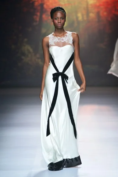 1403_MBFWJ_SDR_9612_StefaniaMorland_w387_h580.jpg