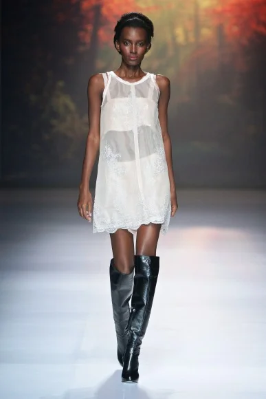 1403_MBFWJ_SDR_9685_StefaniaMorland_w387_h580.jpg