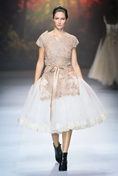 1403_MBFWJ_SDR_9753_StefaniaMorland_w387_h580.jpg