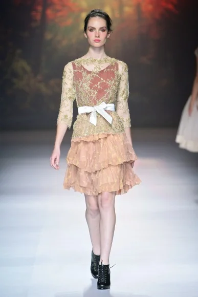 1403_MBFWJ_SDR_9775_StefaniaMorland_w387_h580.jpg
