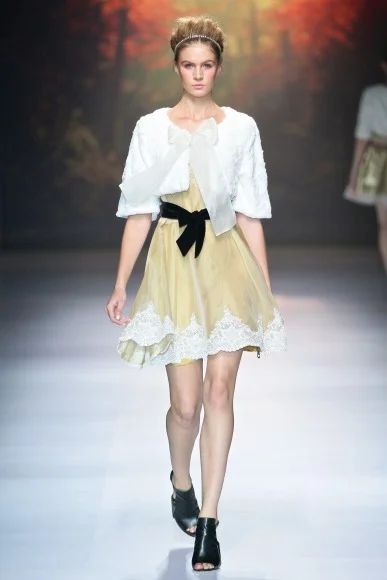 1403_MBFWJ_SDR_9820_StefaniaMorland_w387_h580.jpg