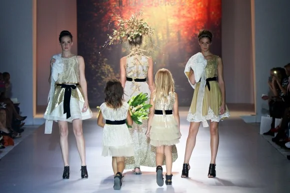 1403_MBFWJ_SDR_9905_StefaniaMorland_w580_h387.jpg