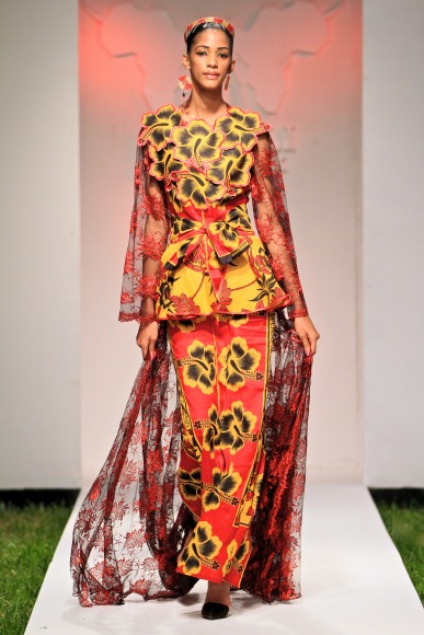 Asya Idarous Khamsin - SFW 14
