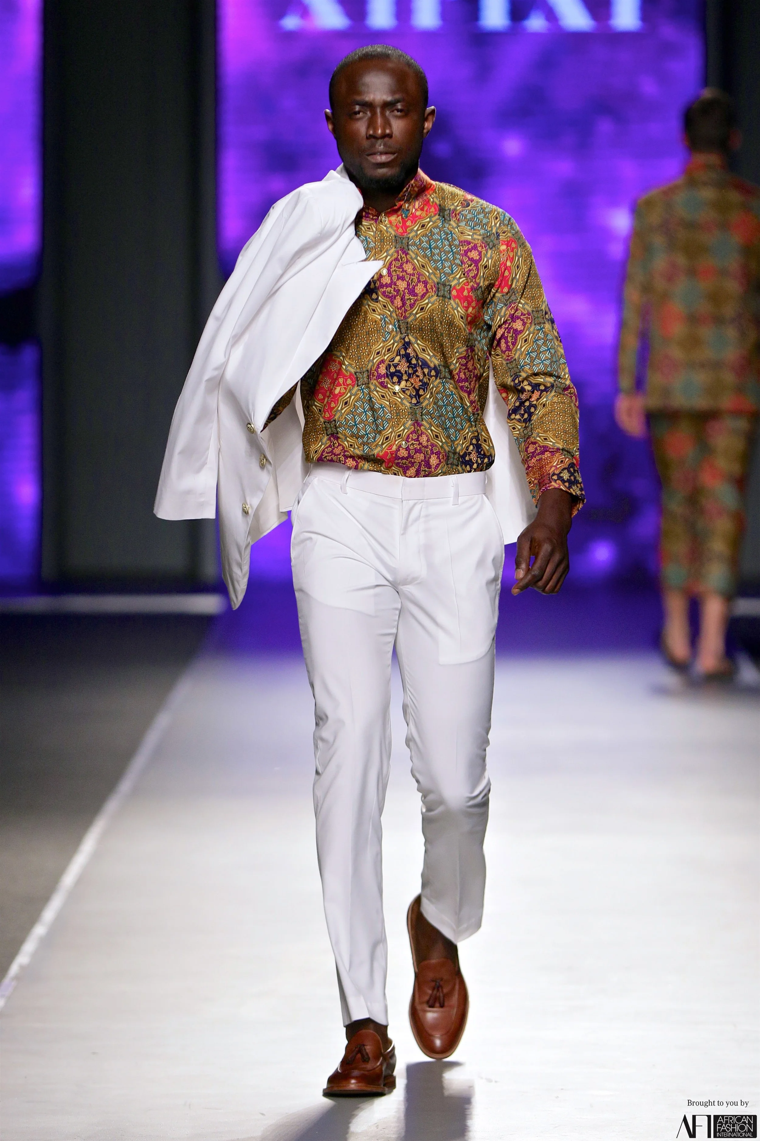 Xipixi by Antonio Macheve Jr - MBFWJ SS 16