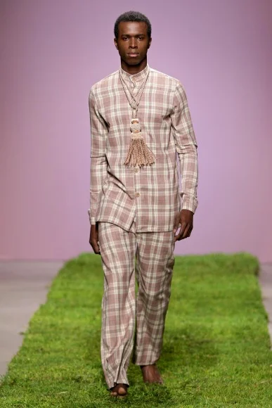 Jenevieve Lyons - SAMW SS 17