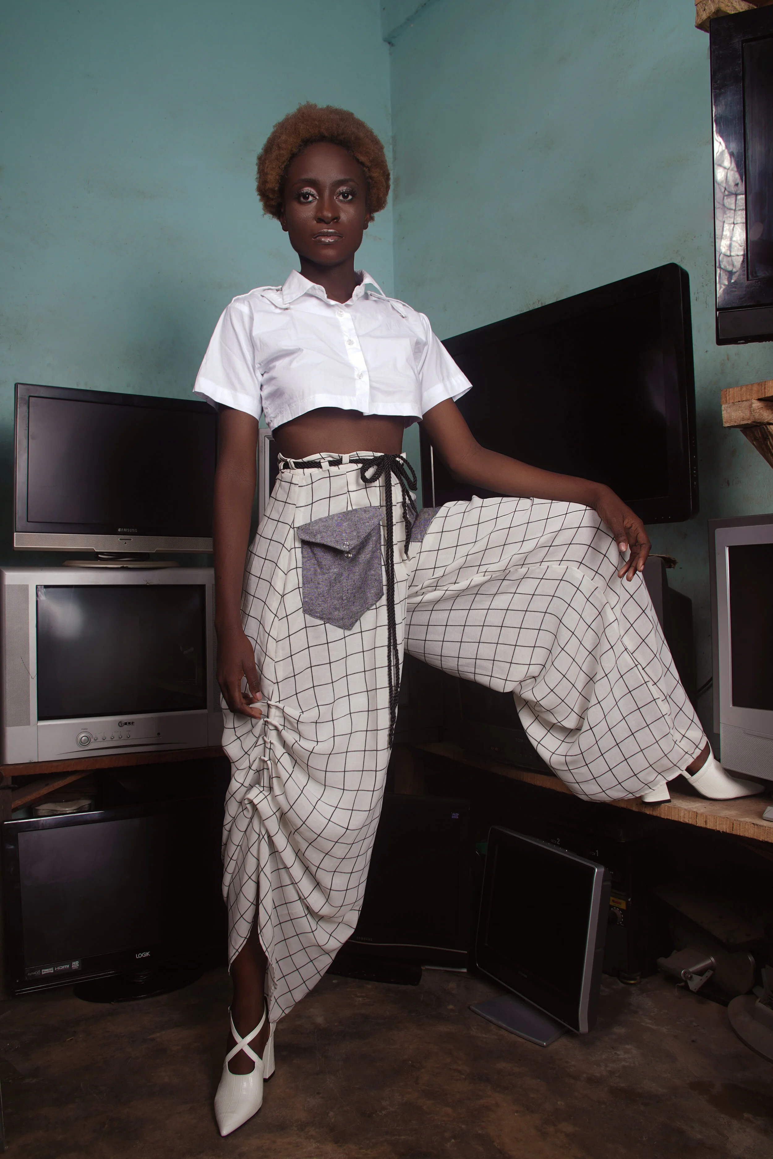 LOOK23a.jpg