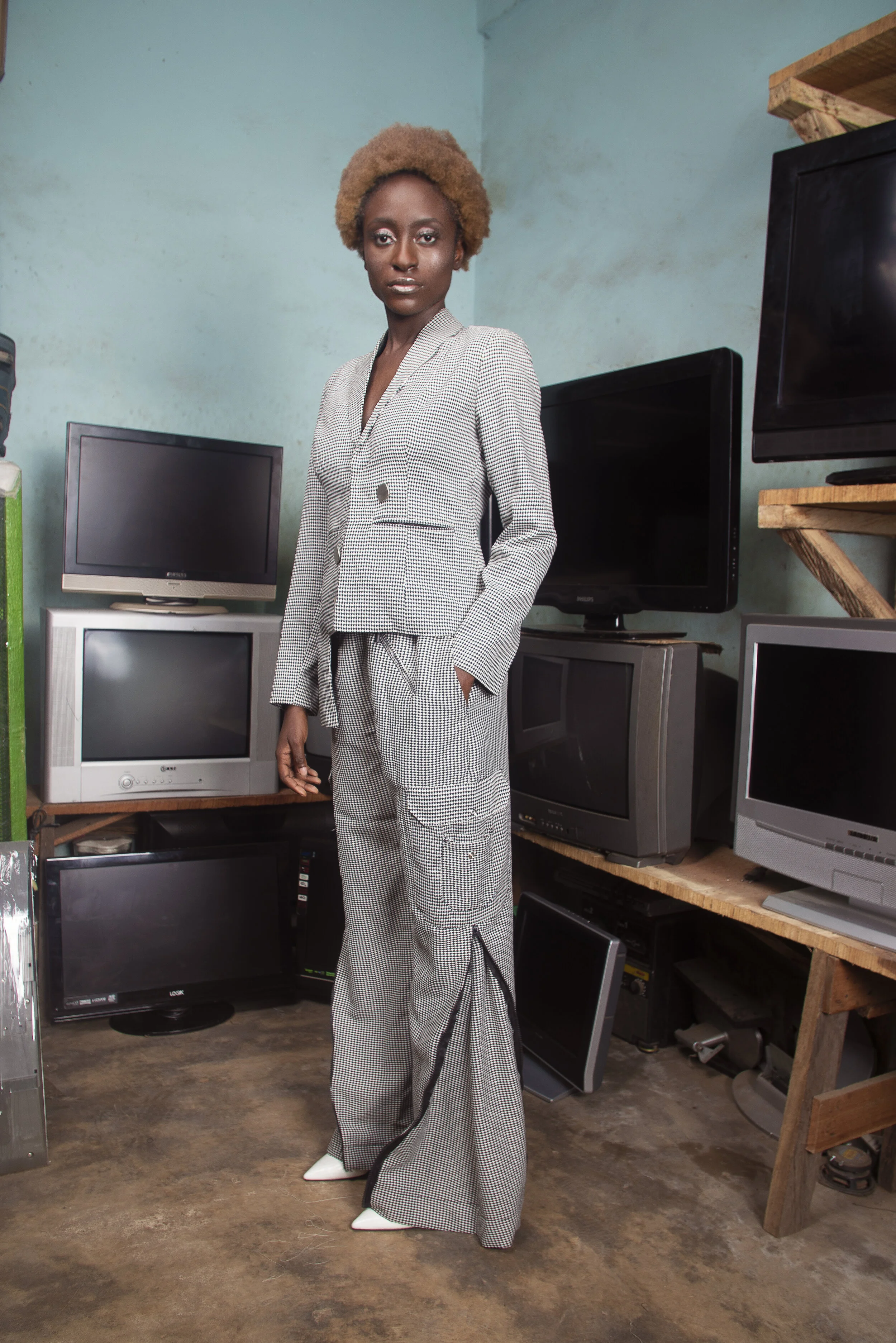 LOOK10b.jpg