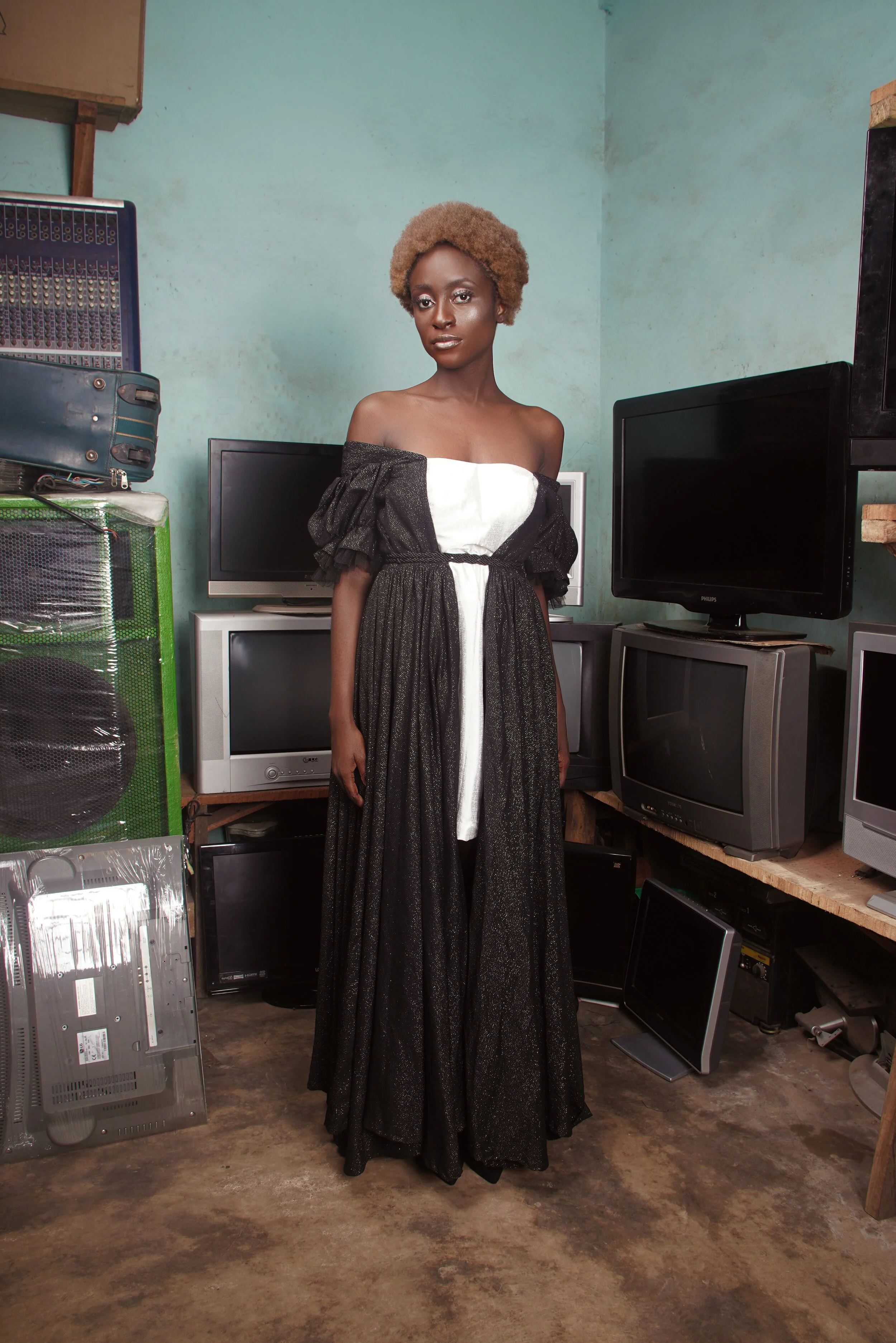 LOOK2a.jpg