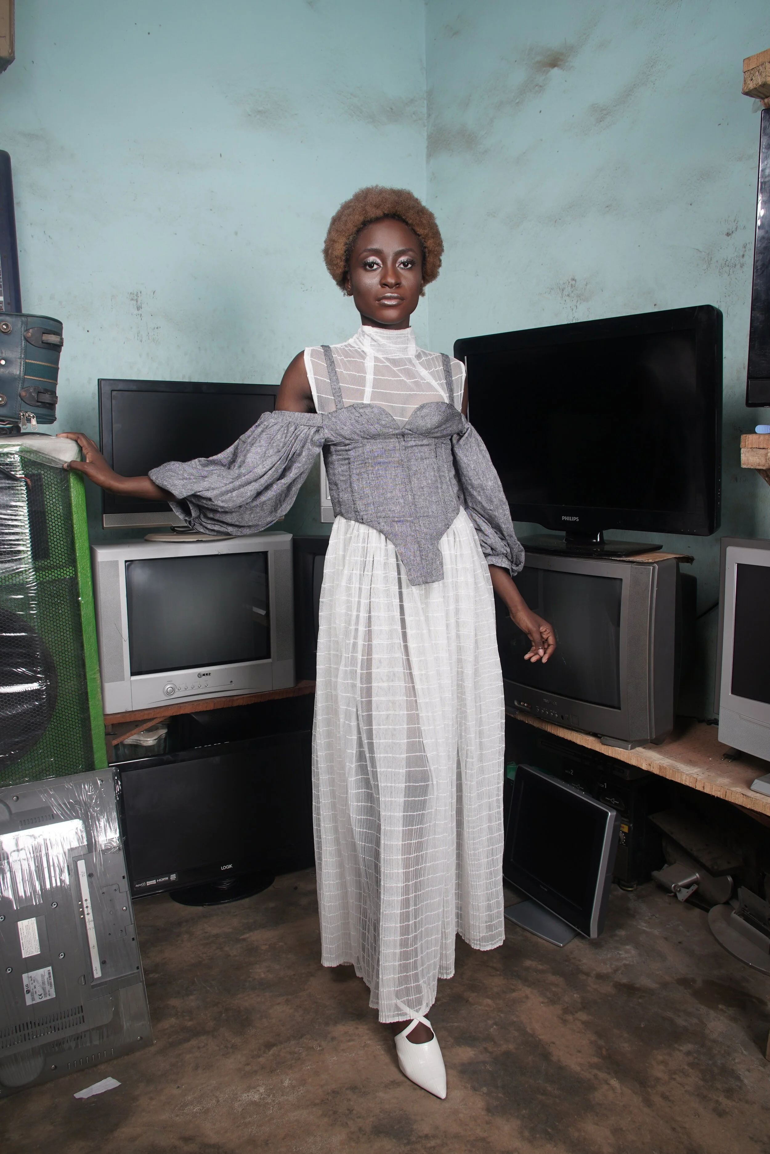 Nola Black - Pendulum PS 20