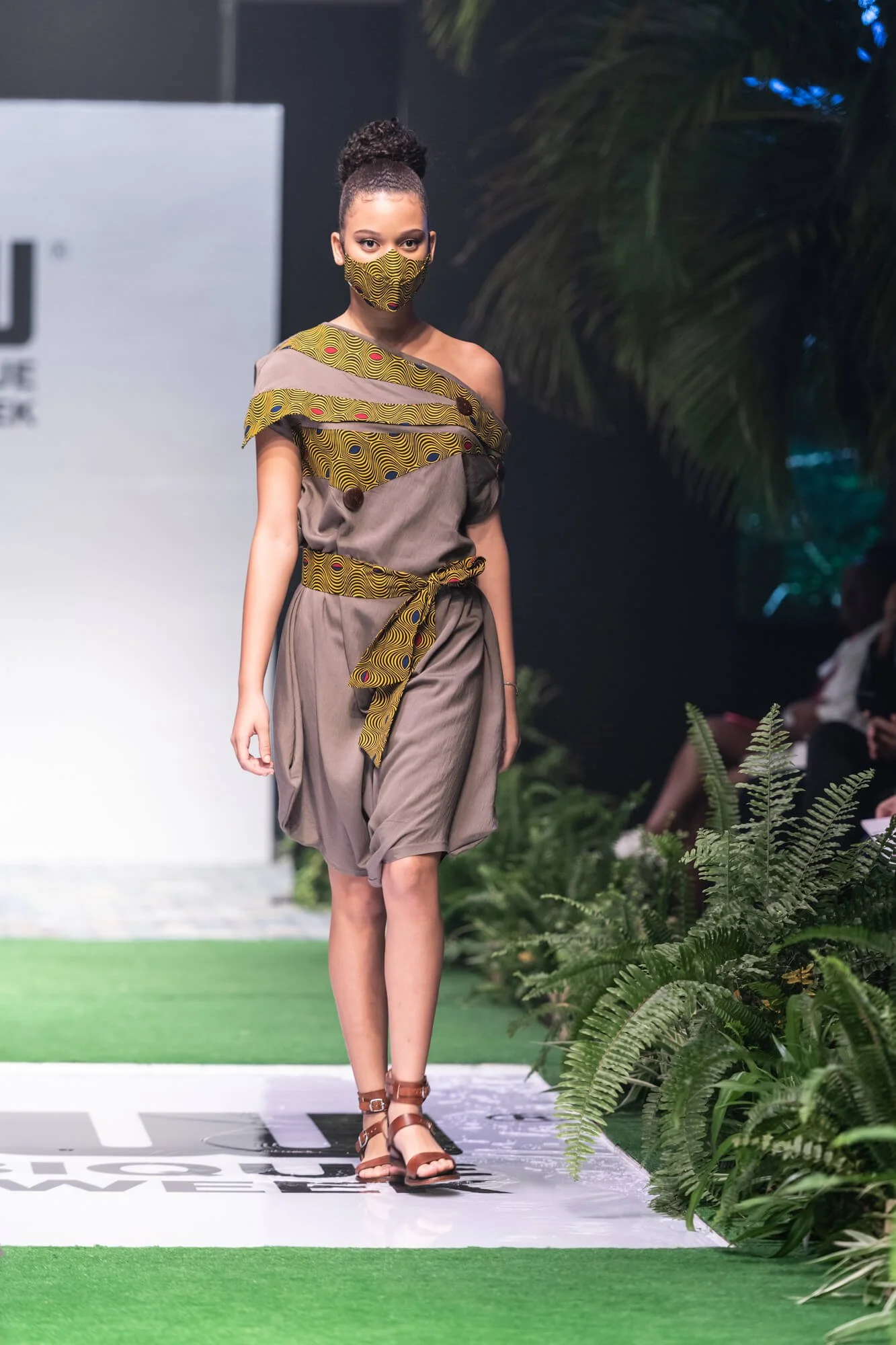 20201210_mfw_Uzuri_Creations-4.jpg
