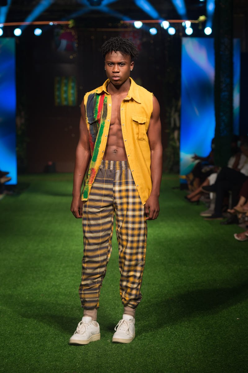 PRA20211211D_mfw21_adecoal_wear_202.jpg