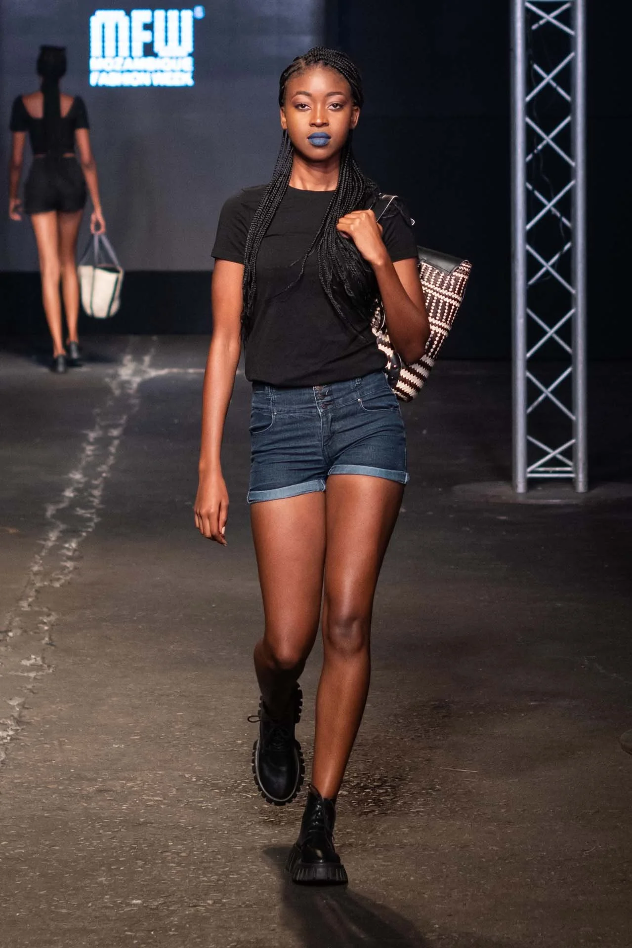 MFW_2023_Tsakafashion-28.jpg