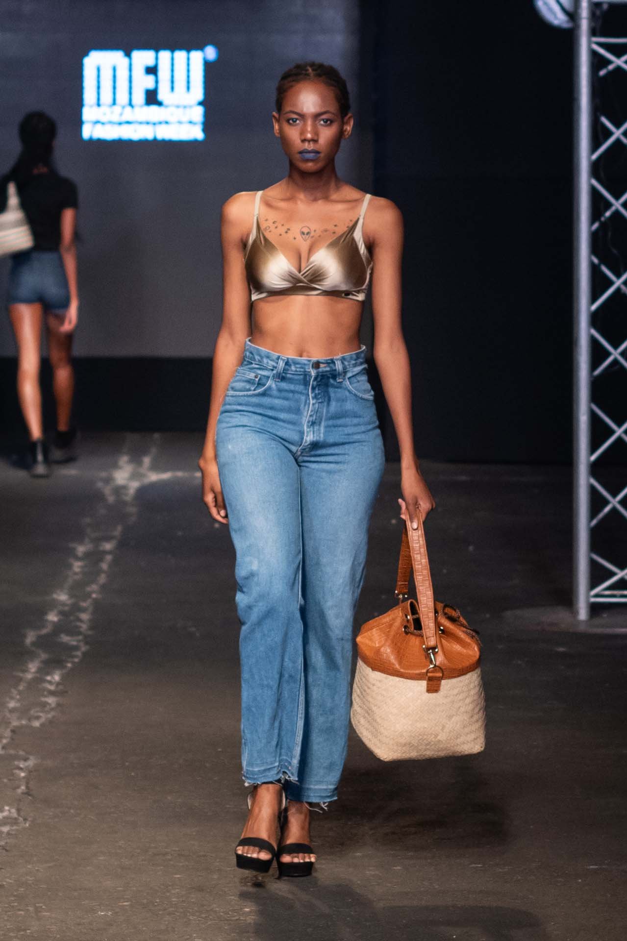 MFW_2023_Tsakafashion-29.jpg