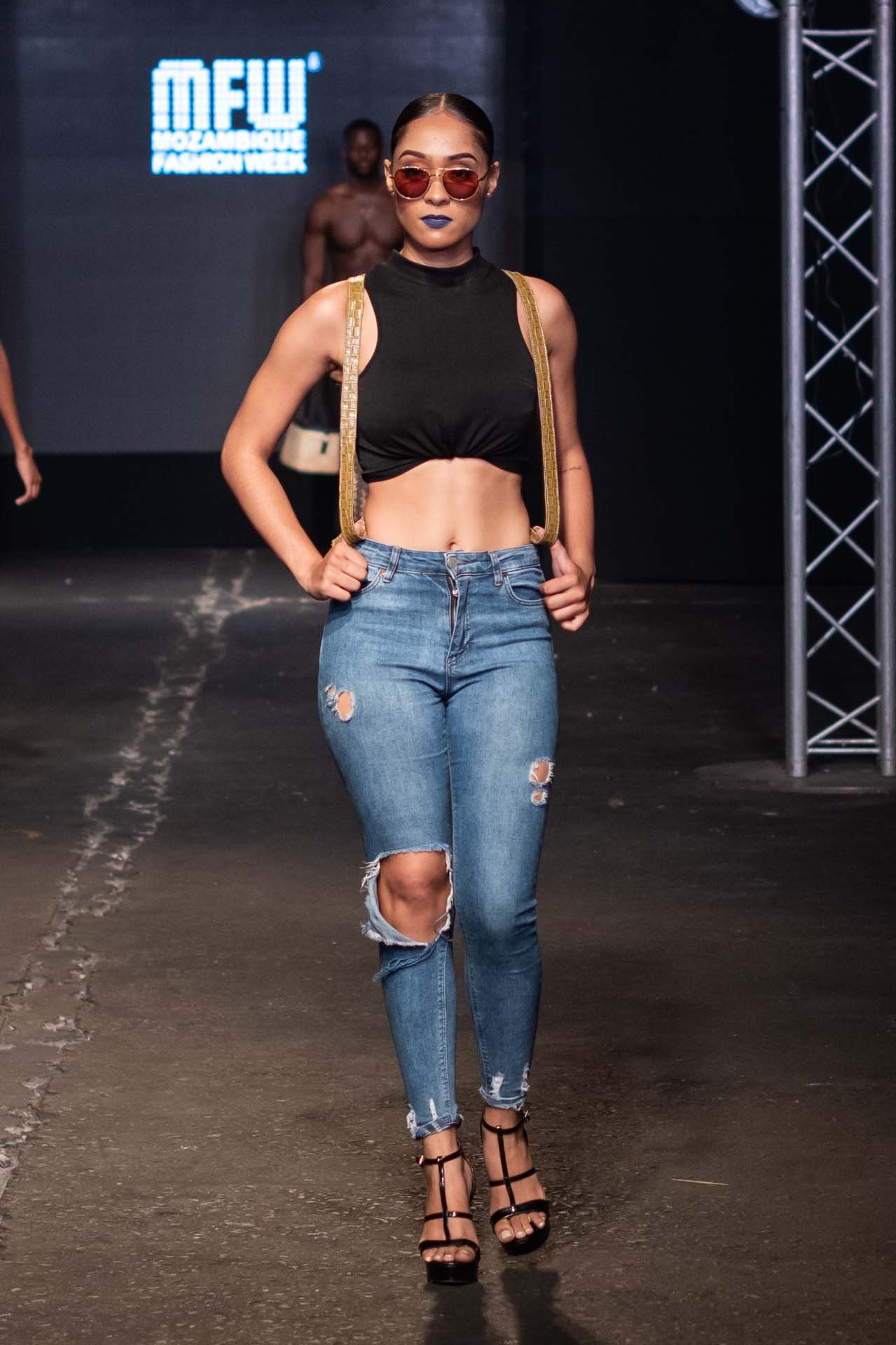 MFW_2023_Tsakafashion-31.jpg