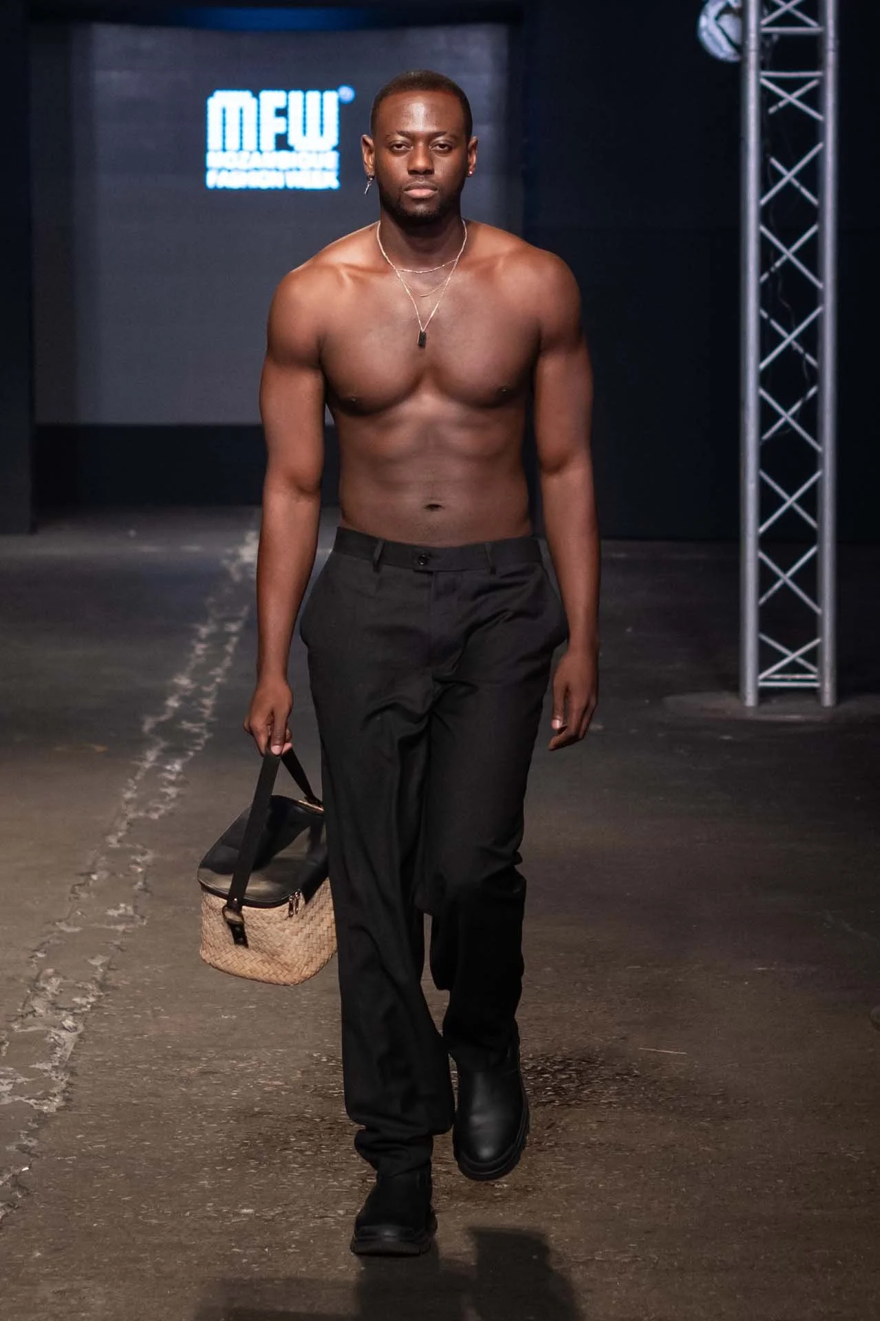 MFW_2023_Tsakafashion-34.jpg