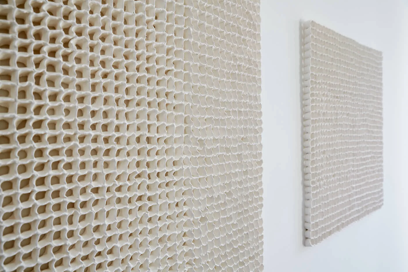 Clay Knit matt white, 65x65x2 cm. (x2)